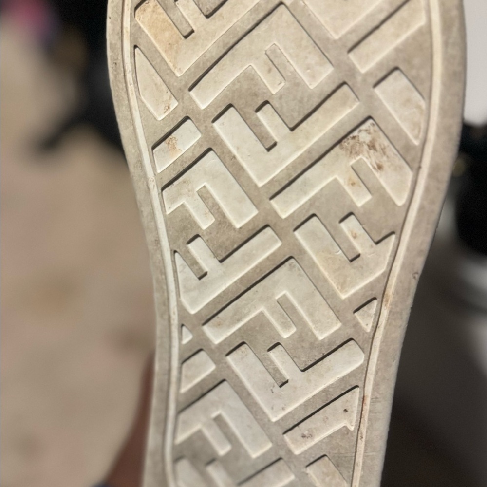 Fendi sneakers good condition - Picture 5 of 5